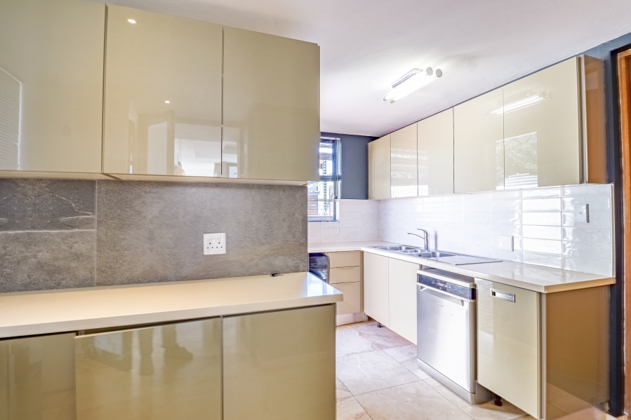 4 Bedroom Property for Sale in Silver Lakes Golf Estate Gauteng