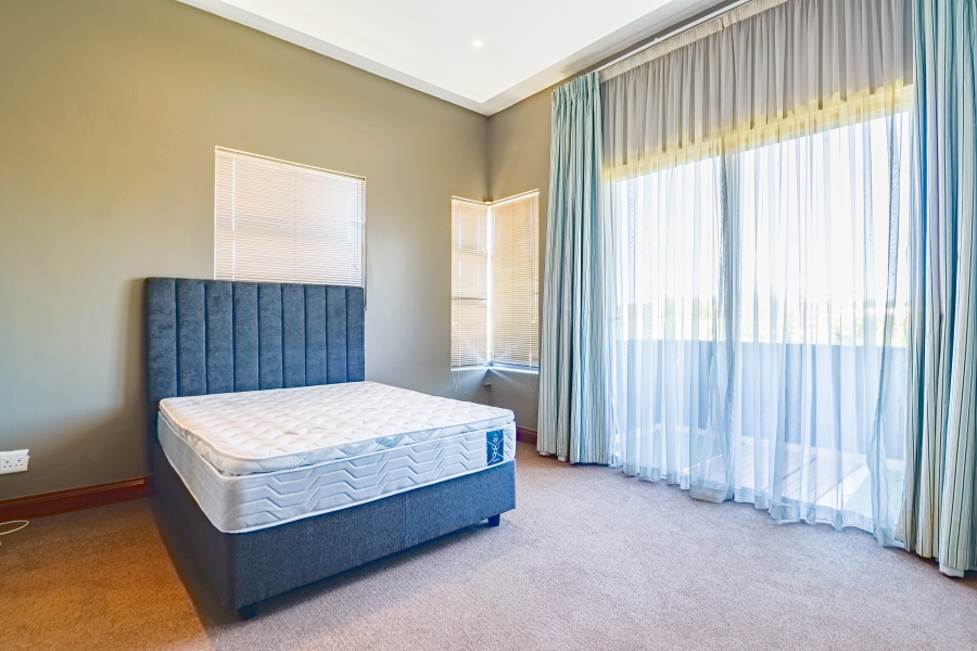 4 Bedroom Property for Sale in Silver Lakes Golf Estate Gauteng