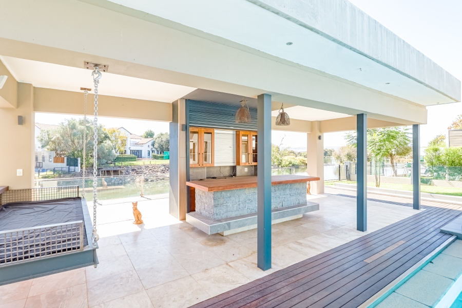 4 Bedroom Property for Sale in Silver Lakes Golf Estate Gauteng