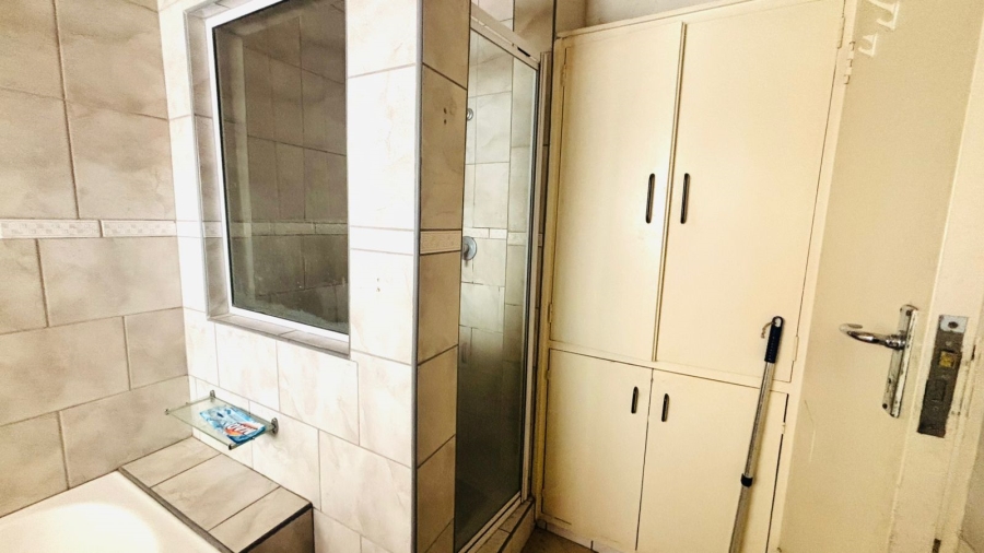 2 Bedroom Property for Sale in Benoni Central Gauteng