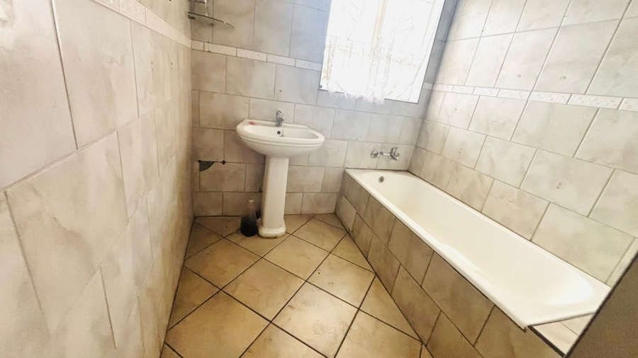 2 Bedroom Property for Sale in Benoni Central Gauteng