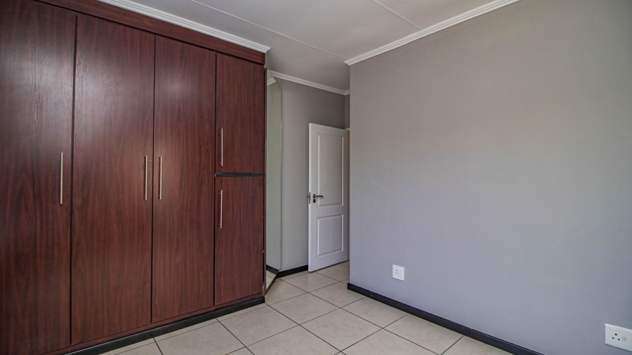 2 Bedroom Property for Sale in Greenstone Hill Gauteng