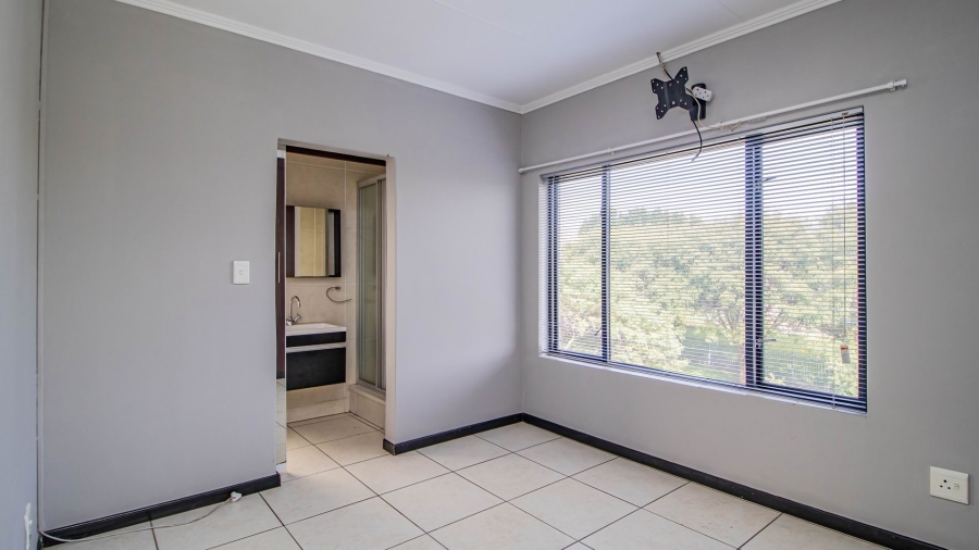 2 Bedroom Property for Sale in Greenstone Hill Gauteng