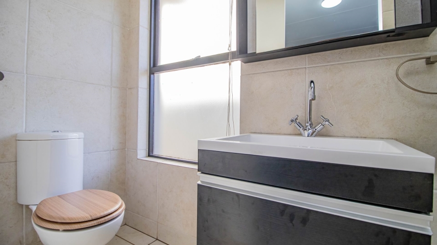 2 Bedroom Property for Sale in Greenstone Hill Gauteng