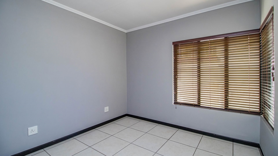 2 Bedroom Property for Sale in Greenstone Hill Gauteng