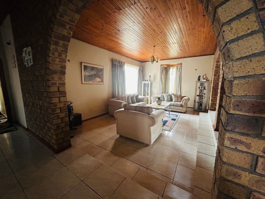 4 Bedroom Property for Sale in Dersley Gauteng