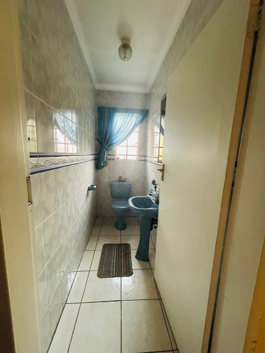 4 Bedroom Property for Sale in Dersley Gauteng