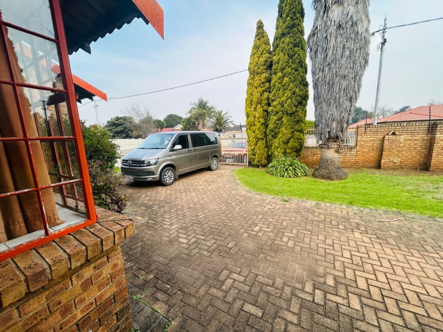 4 Bedroom Property for Sale in Dersley Gauteng
