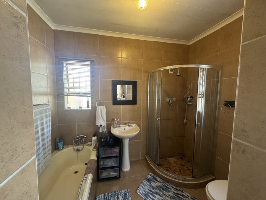 4 Bedroom Property for Sale in Randhart Gauteng