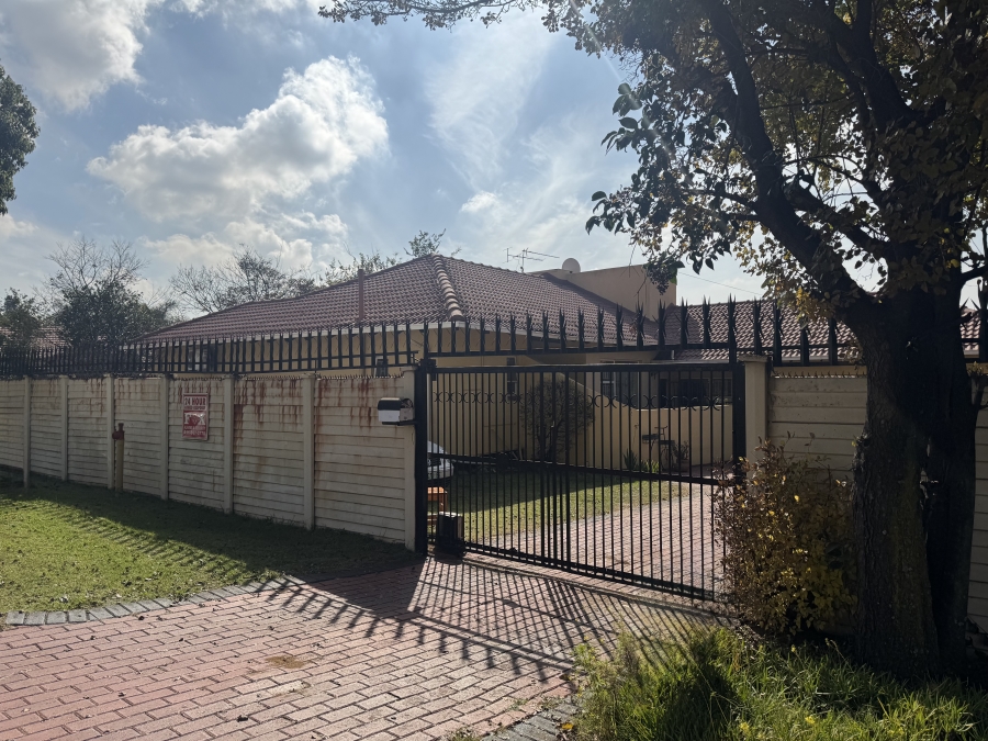 4 Bedroom Property for Sale in Randhart Gauteng