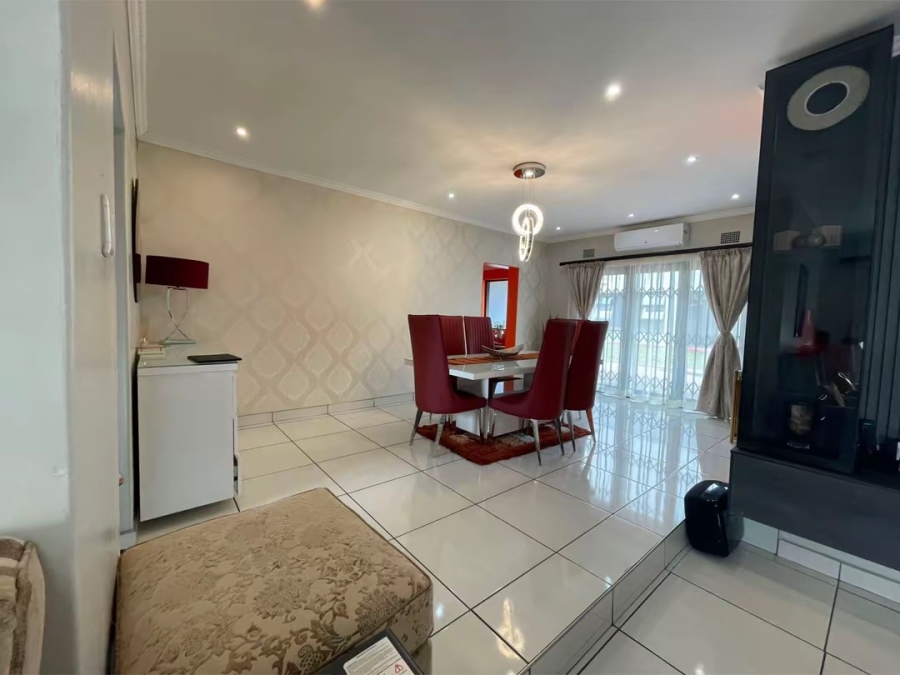To Let 5 Bedroom Property for Rent in Parkhill Gardens Gauteng