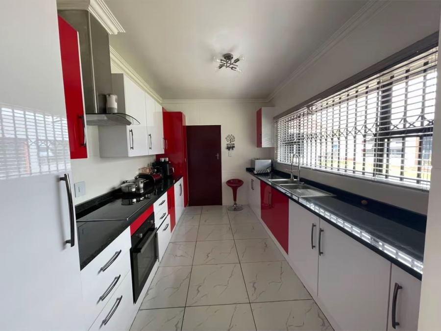 To Let 5 Bedroom Property for Rent in Parkhill Gardens Gauteng