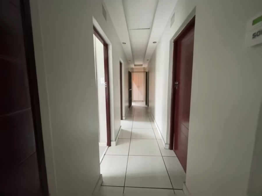 To Let 5 Bedroom Property for Rent in Parkhill Gardens Gauteng