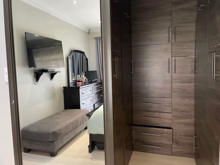 To Let 5 Bedroom Property for Rent in Parkhill Gardens Gauteng