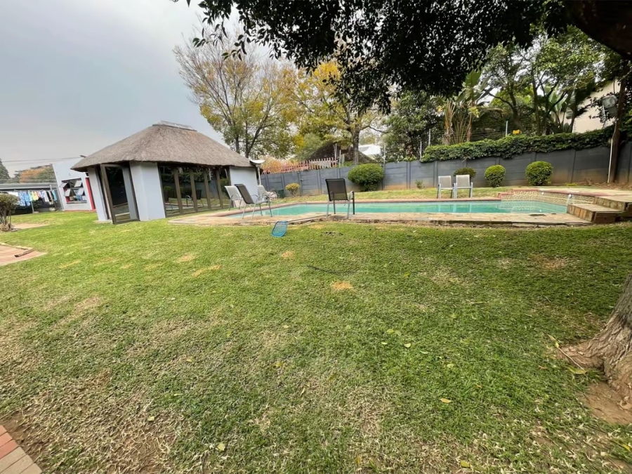To Let 5 Bedroom Property for Rent in Parkhill Gardens Gauteng