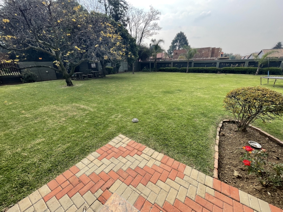To Let 5 Bedroom Property for Rent in Parkhill Gardens Gauteng