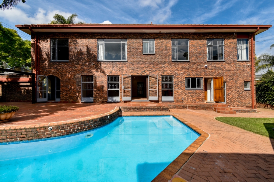 5 Bedroom Property for Sale in Nieuw Muckleneuk Gauteng