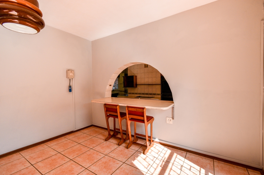 5 Bedroom Property for Sale in Nieuw Muckleneuk Gauteng