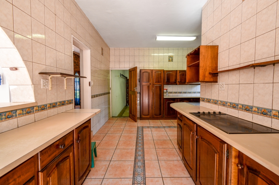 5 Bedroom Property for Sale in Nieuw Muckleneuk Gauteng
