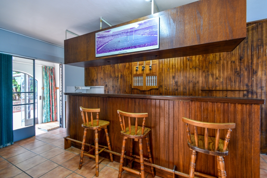 5 Bedroom Property for Sale in Nieuw Muckleneuk Gauteng