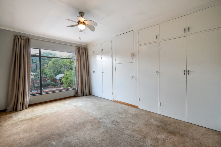 5 Bedroom Property for Sale in Nieuw Muckleneuk Gauteng