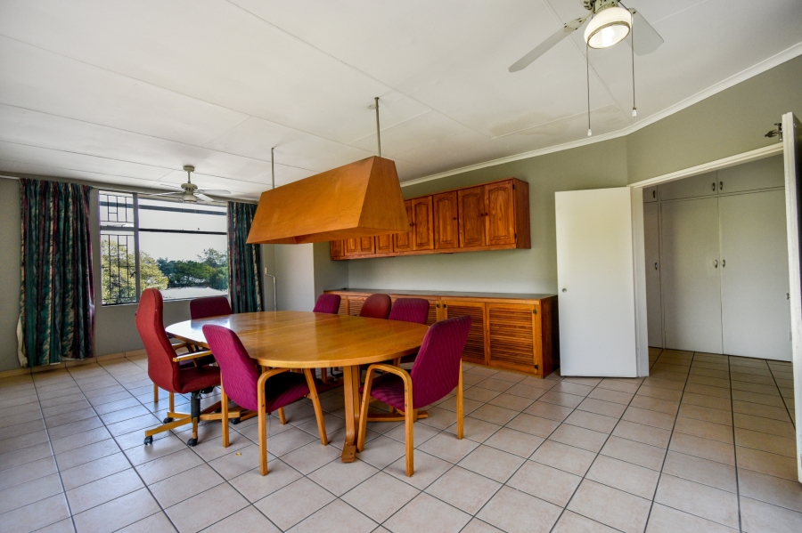 5 Bedroom Property for Sale in Nieuw Muckleneuk Gauteng