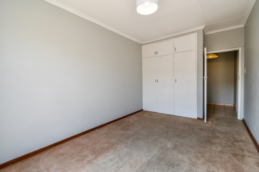 5 Bedroom Property for Sale in Nieuw Muckleneuk Gauteng