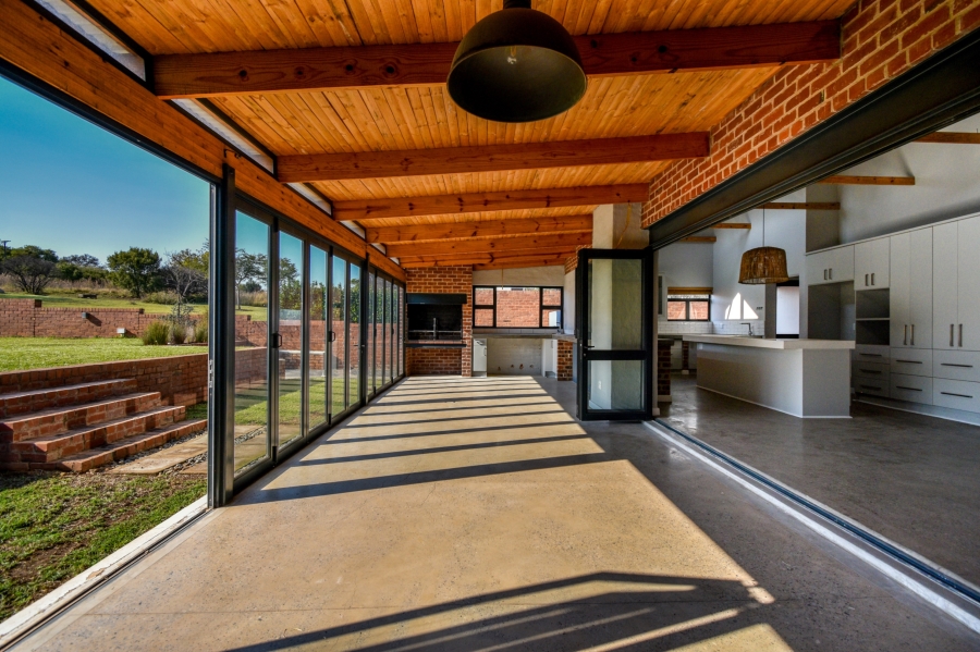 4 Bedroom Property for Sale in Waterlake Farm Lifestyle Estate Gauteng