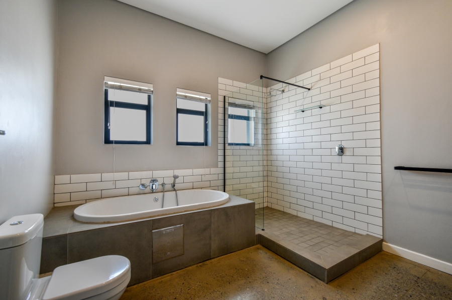 4 Bedroom Property for Sale in Waterlake Farm Lifestyle Estate Gauteng