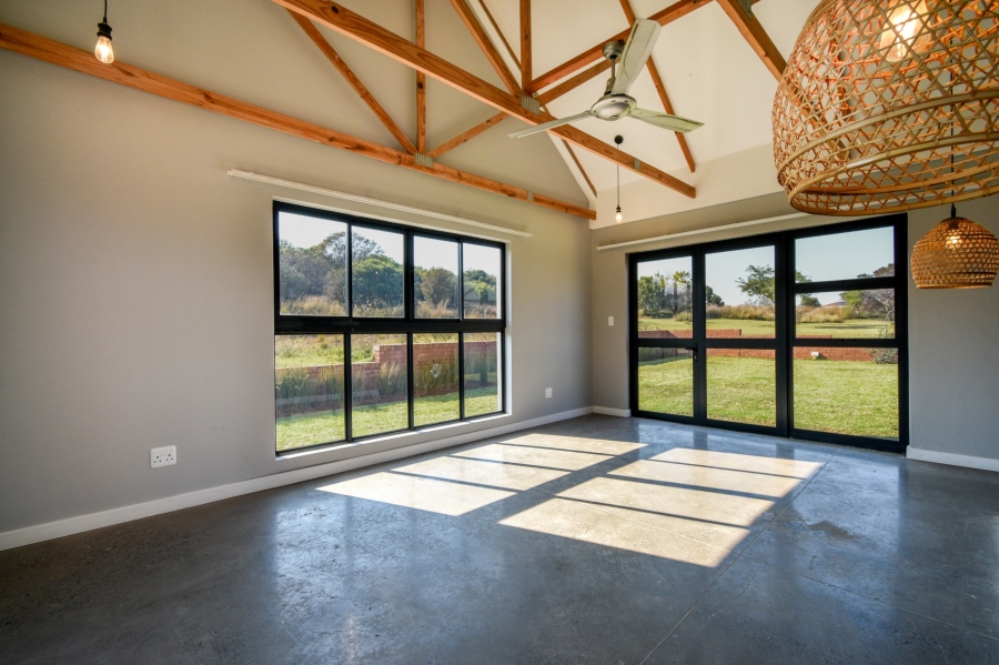 4 Bedroom Property for Sale in Waterlake Farm Lifestyle Estate Gauteng