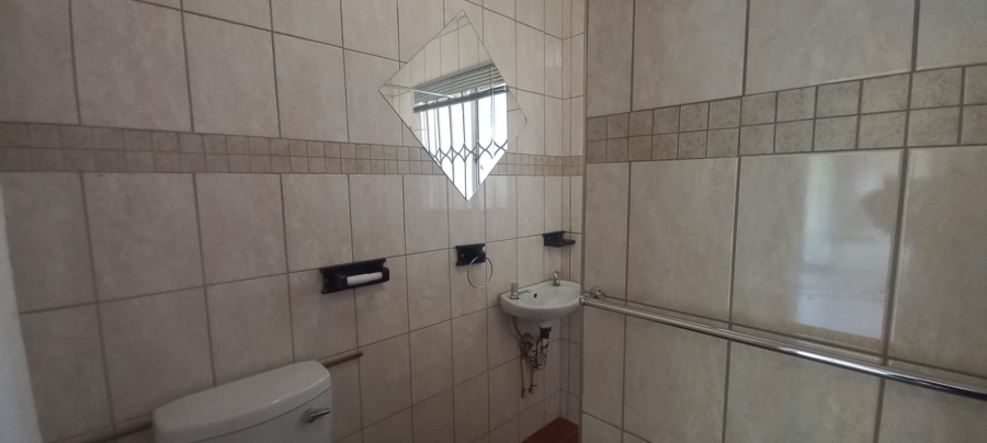 To Let 2 Bedroom Property for Rent in Benoni Orchards Ah Gauteng
