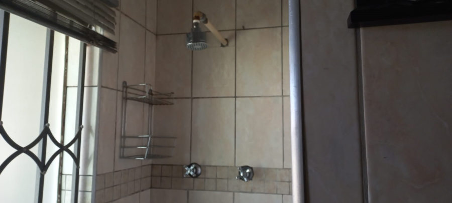 To Let 2 Bedroom Property for Rent in Benoni Orchards Ah Gauteng