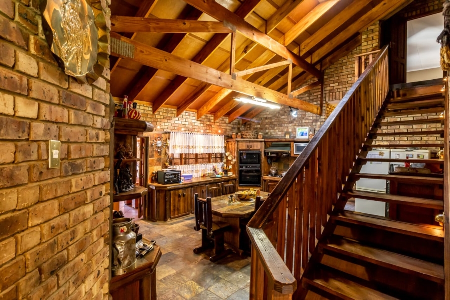 6 Bedroom Property for Sale in Ninapark Gauteng