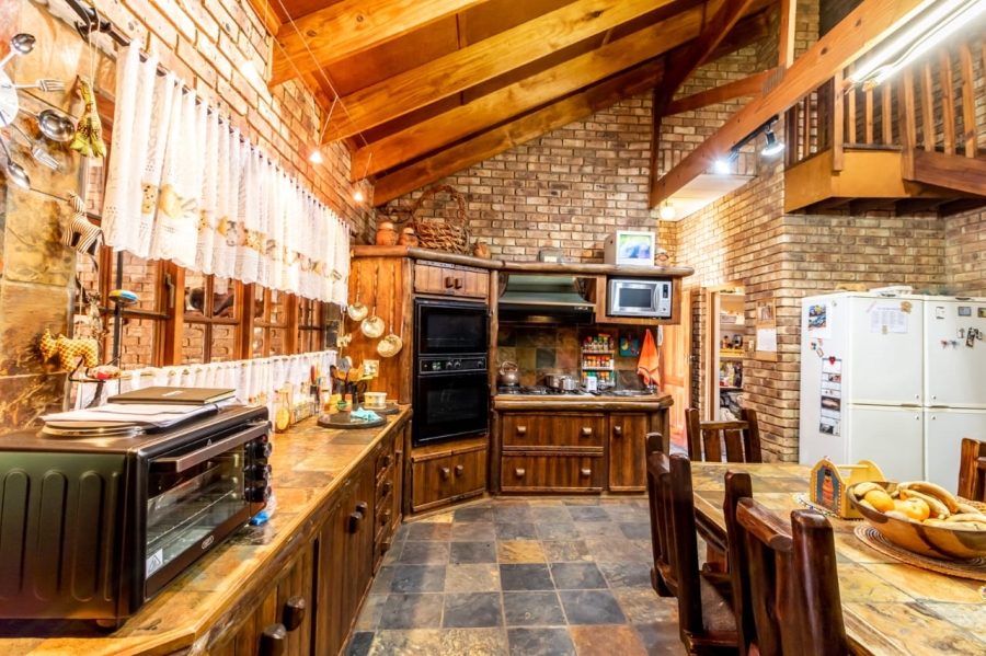 6 Bedroom Property for Sale in Ninapark Gauteng