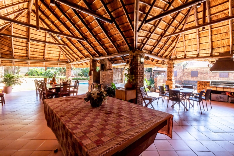 6 Bedroom Property for Sale in Ninapark Gauteng