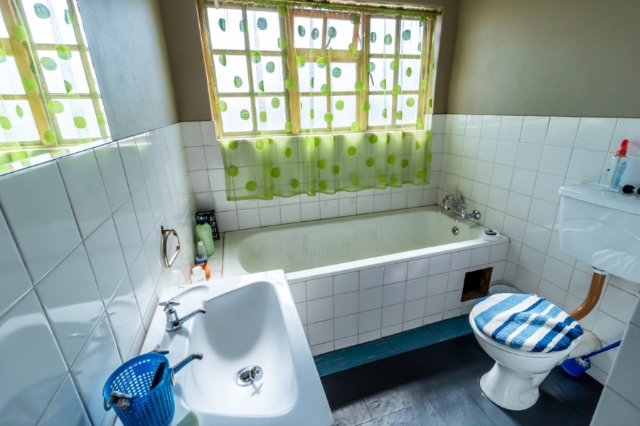 6 Bedroom Property for Sale in Ninapark Gauteng