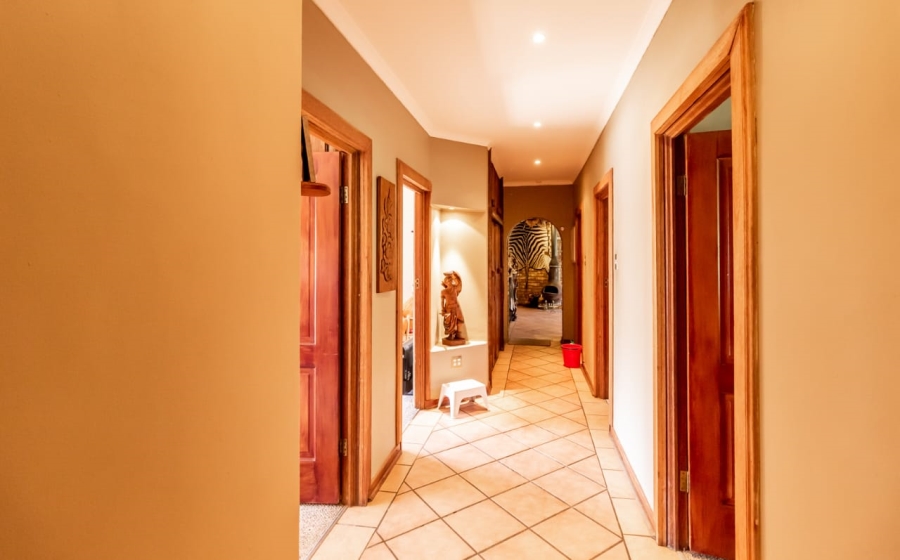 6 Bedroom Property for Sale in Ninapark Gauteng