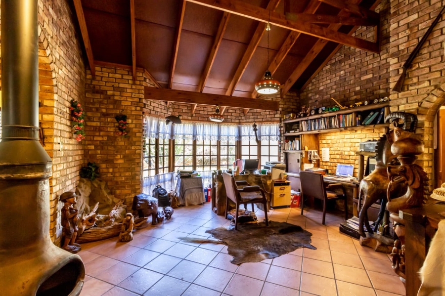 6 Bedroom Property for Sale in Ninapark Gauteng