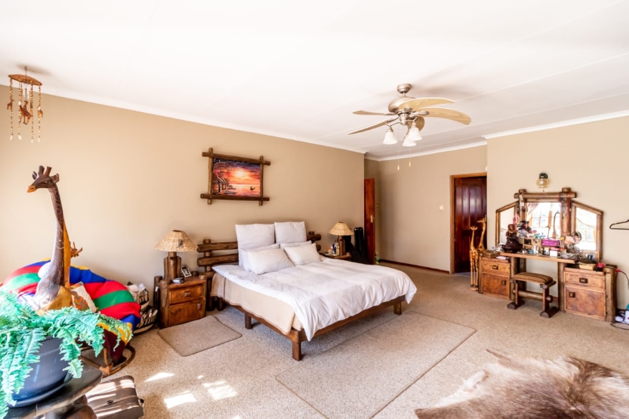 6 Bedroom Property for Sale in Ninapark Gauteng