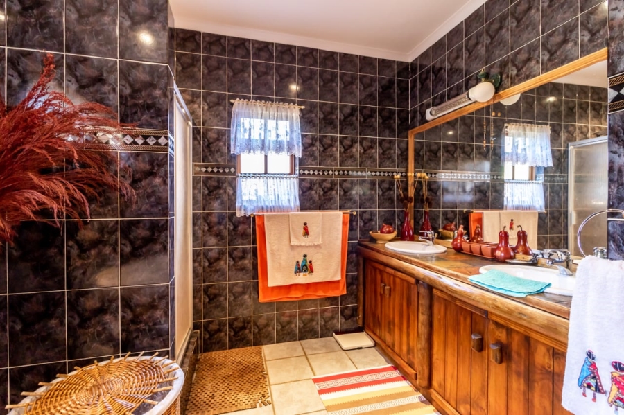 6 Bedroom Property for Sale in Ninapark Gauteng