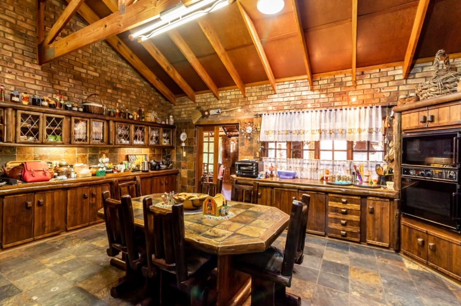6 Bedroom Property for Sale in Ninapark Gauteng