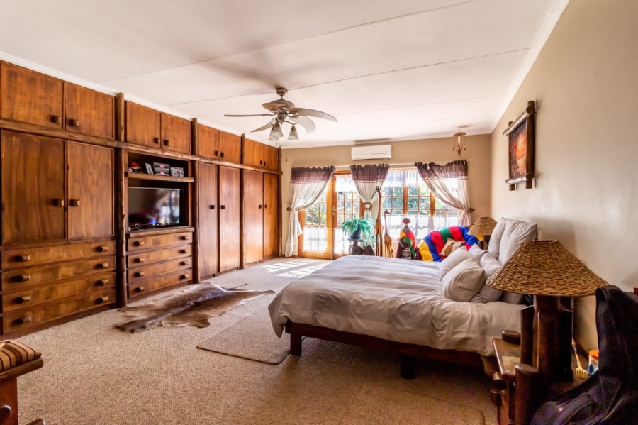 6 Bedroom Property for Sale in Ninapark Gauteng