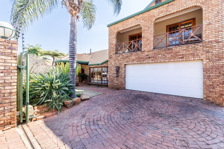 6 Bedroom Property for Sale in Ninapark Gauteng