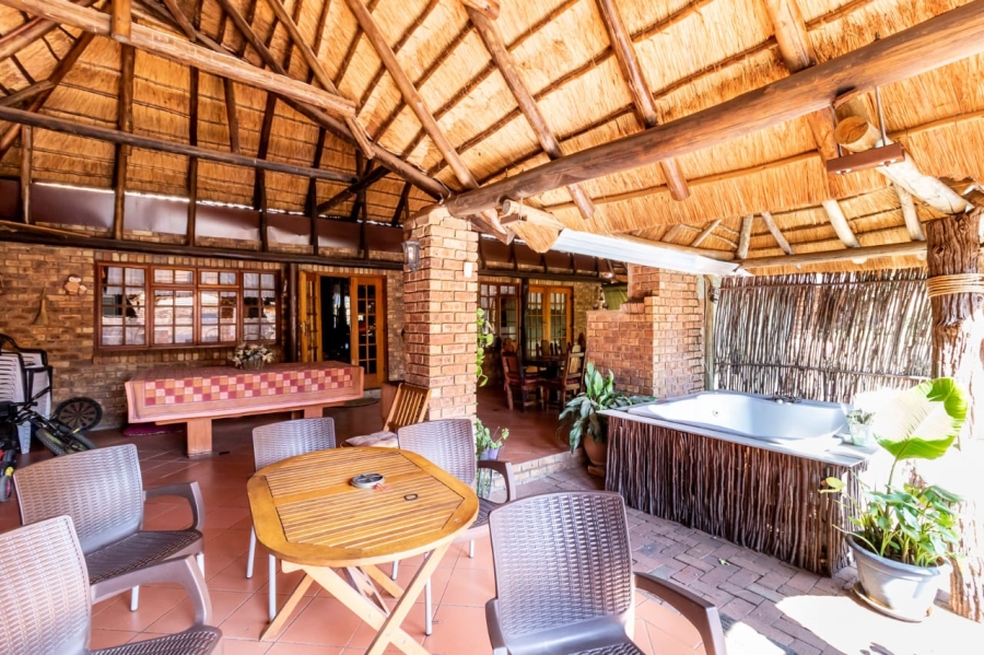 6 Bedroom Property for Sale in Ninapark Gauteng