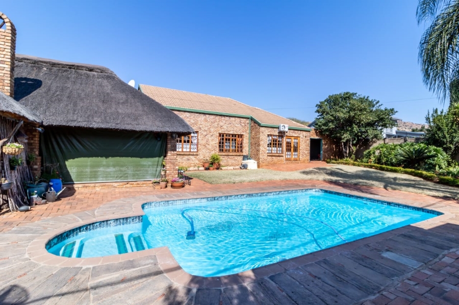 6 Bedroom Property for Sale in Ninapark Gauteng