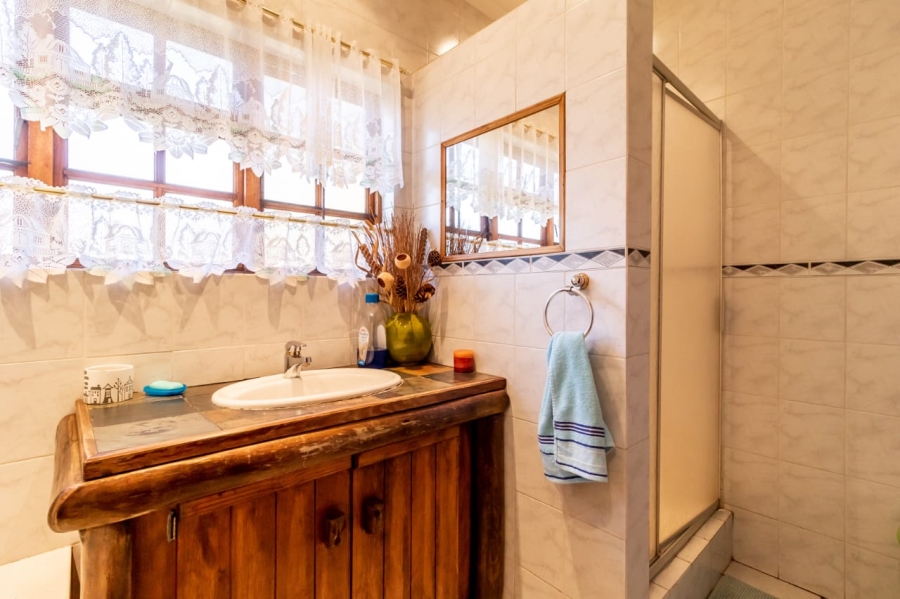 6 Bedroom Property for Sale in Ninapark Gauteng