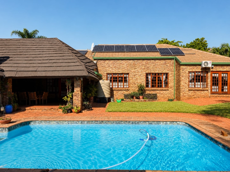 6 Bedroom Property for Sale in Ninapark Gauteng