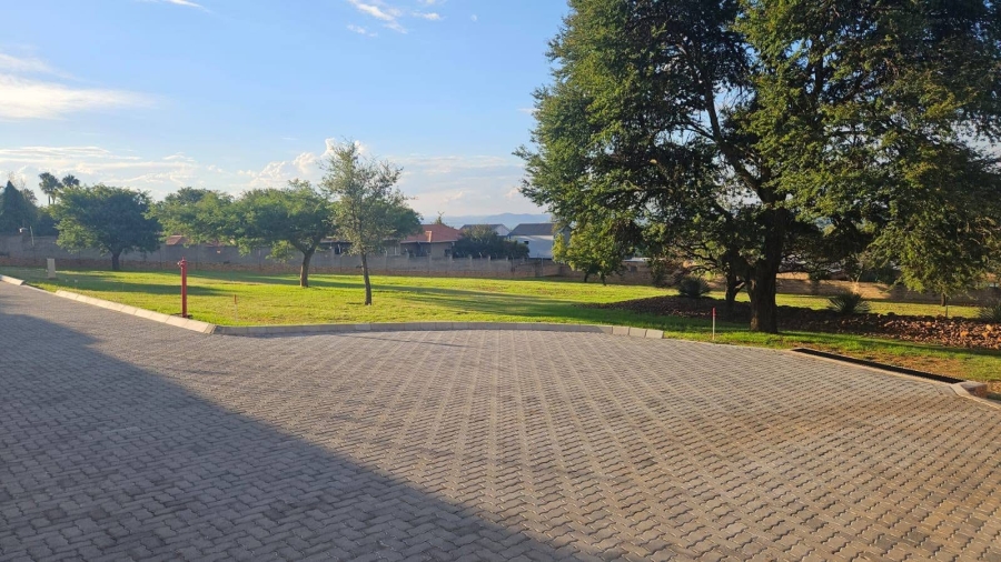 5 Bedroom Property for Sale in Poortview Gauteng