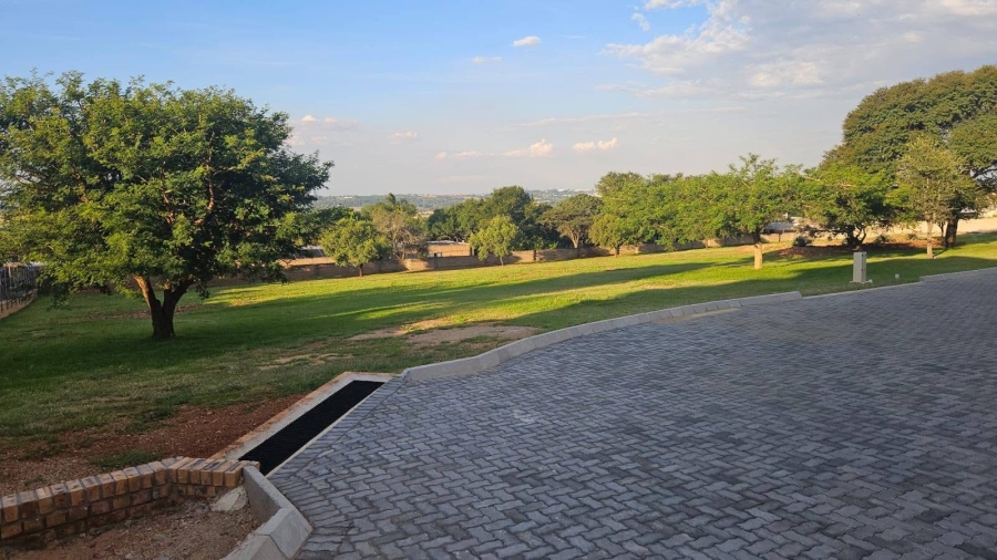 5 Bedroom Property for Sale in Poortview Gauteng