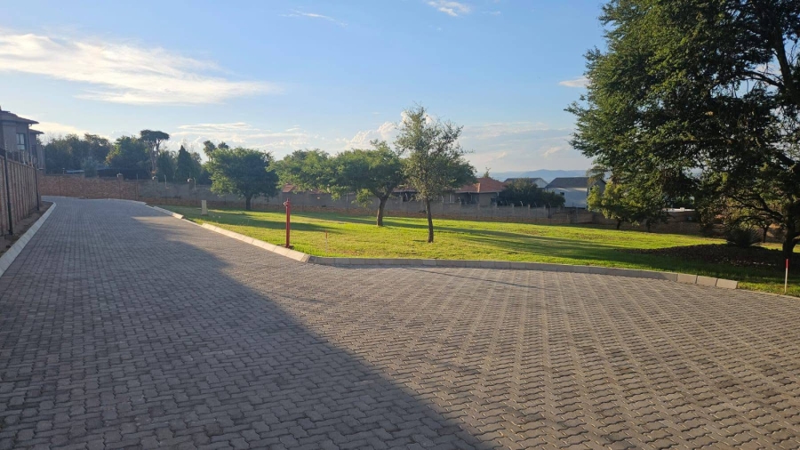 5 Bedroom Property for Sale in Poortview Gauteng